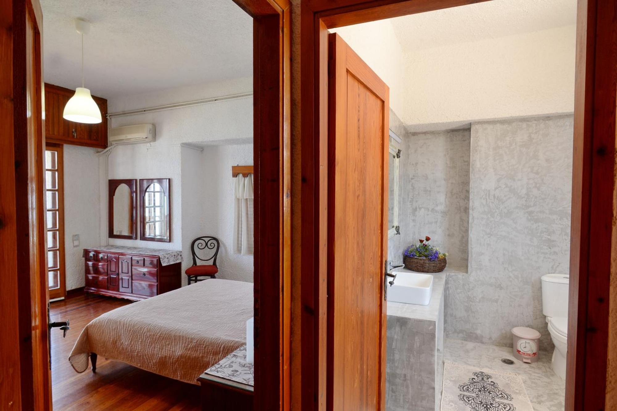 Antorina Beachfront Villas With Private Pools Kamari  Экстерьер фото