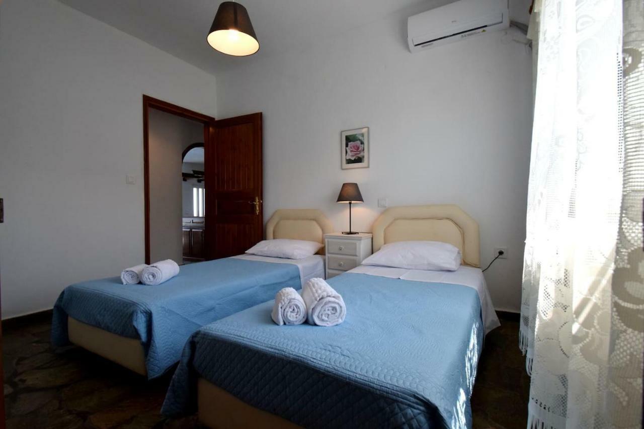 Antorina Beachfront Villas With Private Pools Kamari  Экстерьер фото